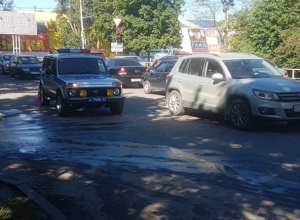 Водитель Киа сбил женщину на пешеходном переходе по улице 30 лет Победы Водитель Киа сбил женщину на пешеходном переходе по улице 30 лет Победы