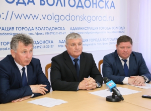 Главный фискал Ростовской области оценил дороги Волгодонска и посоветовал лучше платить налоги горожанам Главный фискал Ростовской области оценил дороги Волгодонска и посоветовал лучше платить налоги горожанам