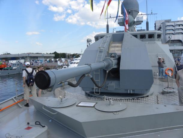 День ВМФ в Астрахани: военный ансамбль, парад кораблей и салют День ВМФ в Астрахани: военный ансамбль, парад кораблей и салют