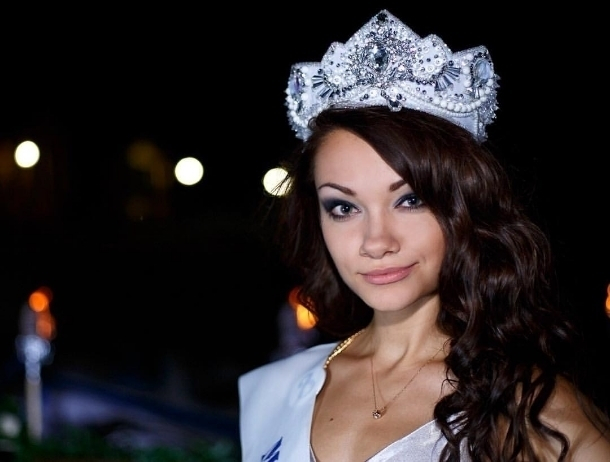 Победительница «Мисс Блокнот-2016» Елена Луполова рассказала, как она боролась с критикой и куда потратила выигранные деньги Победительница «Мисс Блокнот-2016» Елена Луполова рассказала, как она боролась с критикой и куда потратила выигранные деньги