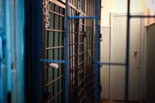 Сотрудника полиции осудили за самоубийство задержанного Сотрудника полиции осудили за самоубийство задержанного