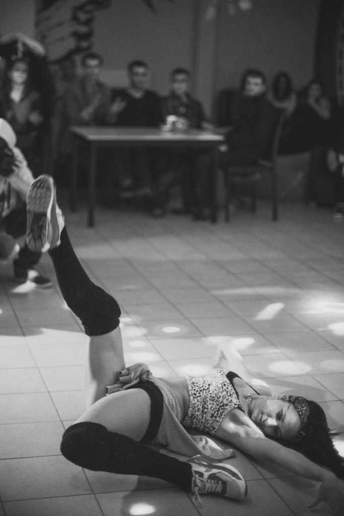 Фото Голых Танцующих Девушек
