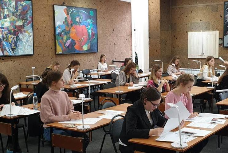 5 выпускников из Волгодонска приняли участие в региональном «АртЕГЭ» 5 выпускников из Волгодонска приняли участие в региональном «АртЕГЭ»