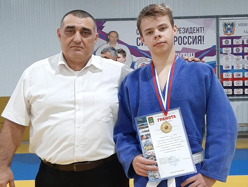 Спортсмен из Волгодонска завоевал золотую медаль областного турнира по дзюдо Спортсмен из Волгодонска завоевал золотую медаль областного турнира по дзюдо