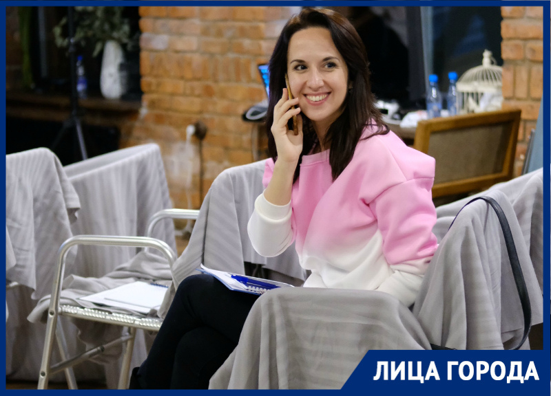 «Свадьба - это полный спектр всех эмоций, которые ты проживаешь вместе с молодожёнами»: Екатерина Максимова «Свадьба - это полный спектр всех эмоций, которые ты проживаешь вместе с молодожёнами»: Екатерина Максимова