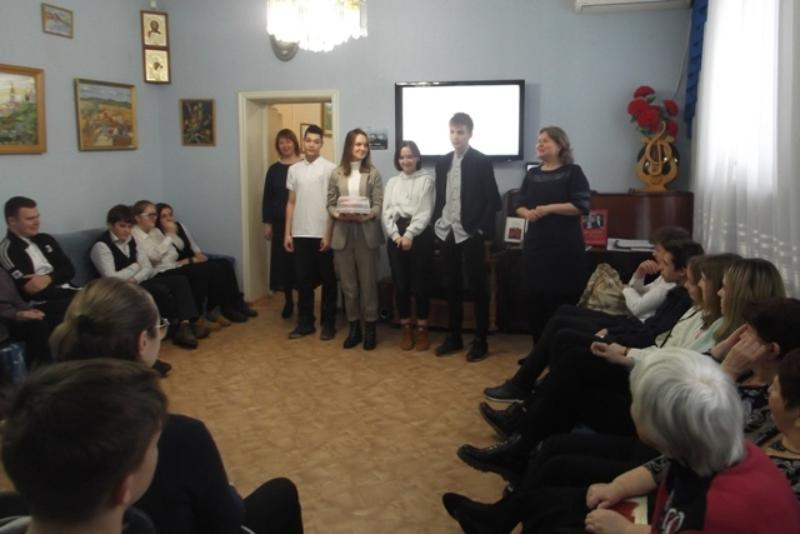 100 лет со дня образования комсомола на Дону начали отмечать в библиотеках Волгодонска 100 лет со дня образования комсомола на Дону начали отмечать в библиотеках Волгодонска