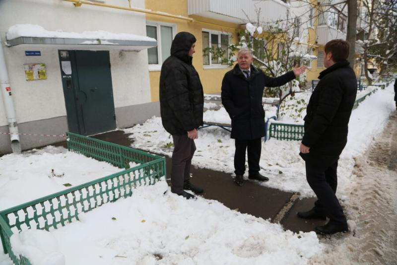 Волгодонские коммунальщики надеются устранить последствия снегопада к концу недели Волгодонские коммунальщики надеются устранить последствия снегопада к концу недели