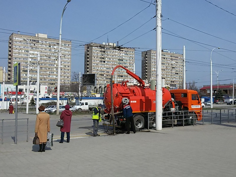 Для борьбы с «великими лужами» в Волгодонске применят «Посейдон» Для борьбы с «великими лужами» в Волгодонске применят «Посейдон»