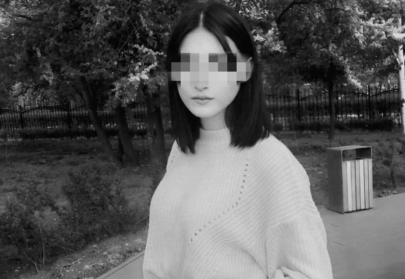 Друзья 15-летней волгодончанки, погибшей после падения с высотки, не верят в трагическую случайность Друзья 15-летней волгодончанки, погибшей после падения с высотки, не верят в трагическую случайность