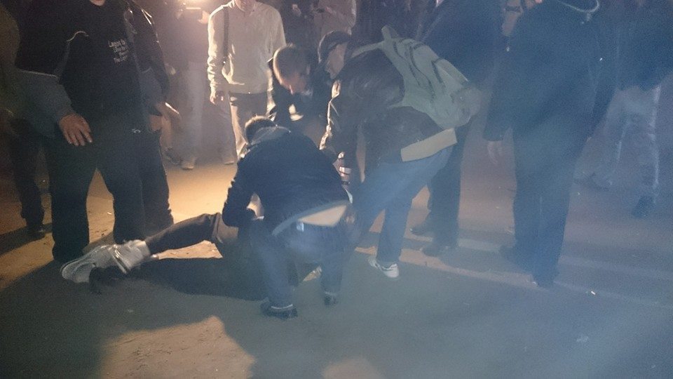 В центре Волгодонска молодежь избила таксита, который не пропустил их на пешеходном переходе