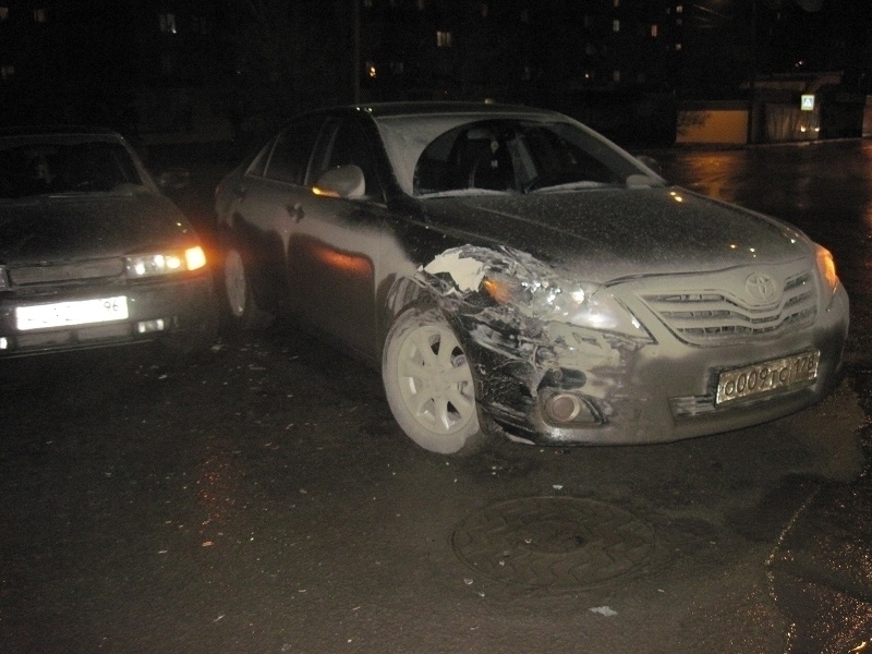 В Волгодонске на улице Горького произошло ДТП с участием «Тойоты» из Петербурга и ВАЗ-2112