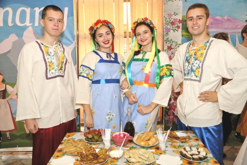 Масштабный «Фестиваль народов Дона» собрал сотни талантливых студентов и школьников Волгодонска