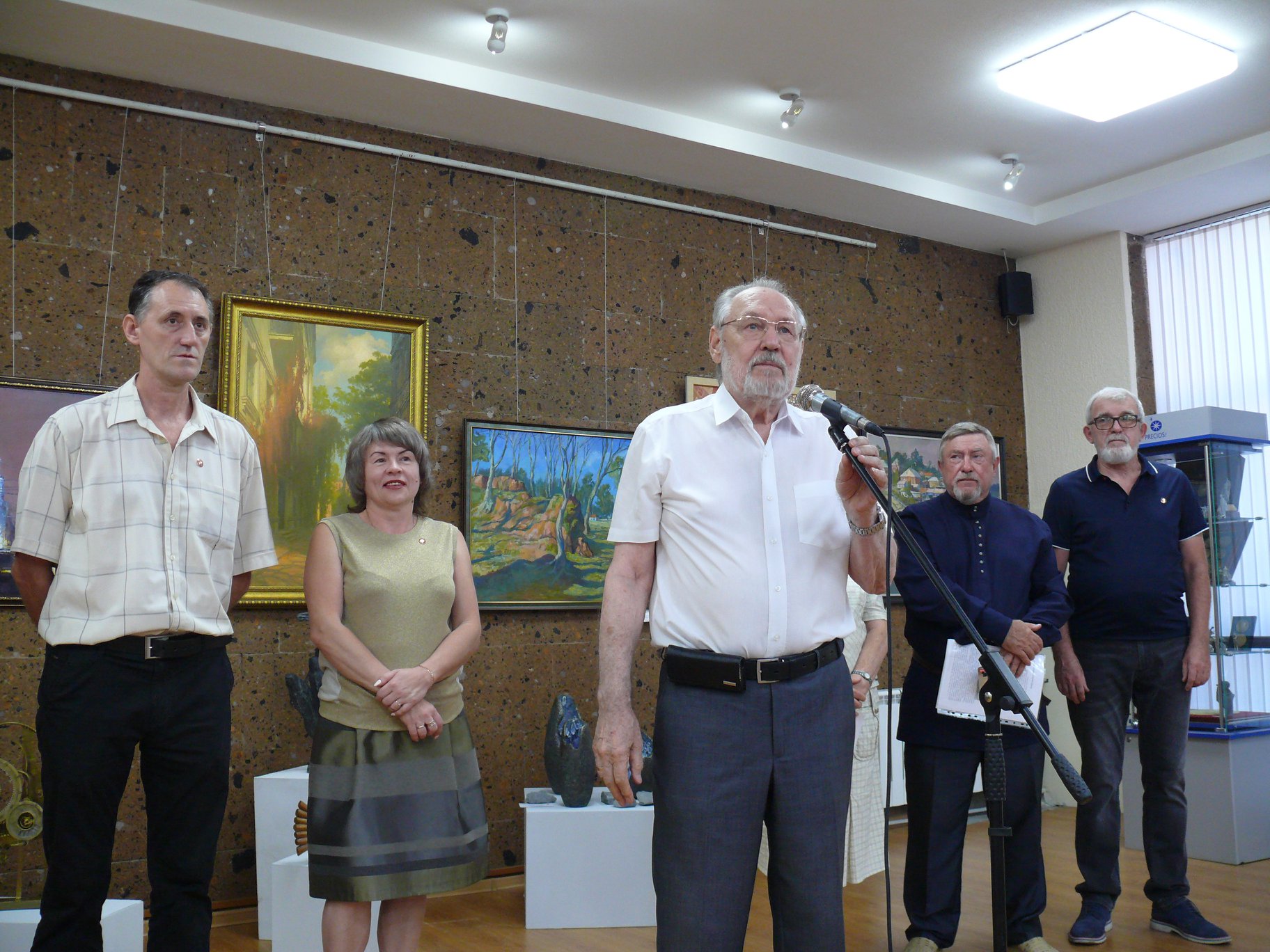 Картины из Волгодонска вызвали одобрение на выставке в Ростове 
