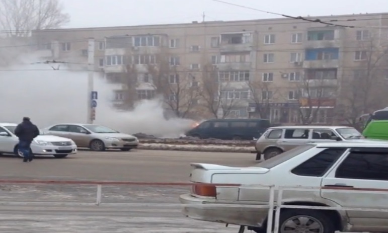 В центре Волгодонска загорелась «Газель». ВИДЕО