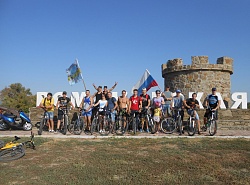 Дорогие любители велоспорта, приглашаем Вас вступить в наши ряды!!! Это ссылка на группу-http://vk.com/velozoj