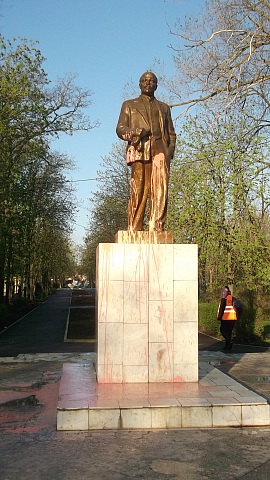 pamyatnik-leninu.jpg