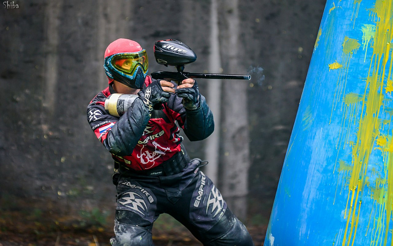 пейнтболисты ярославский диверсант. пинбол в реальной жизни. игрок в пейнтбол. пейнтбол ангар сургут. пейнтбол сургут.