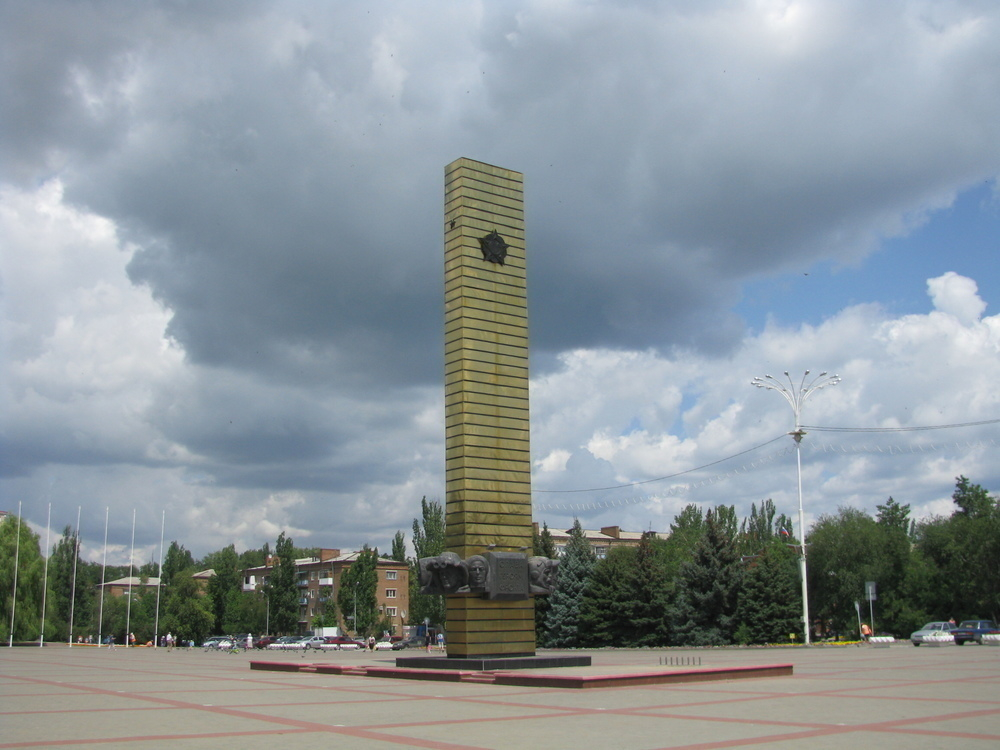 Три лика обелиска Победы в Волгодонске