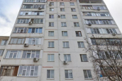 В Волгодонске упал новый лифт в жилом доме, люди чудом не погибли