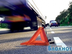 В грузовик жителя Волгодонска в Волгоградской области врезался мотоциклист