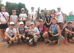 Теннисисты всех возрастов скрестили ракетки в Волгодонске