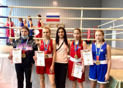 Четыре золотые медали привезли волгодонские спортсменки с Первенства региона по боксу 