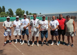 Порядка 70 спортсменов разных возрастов приняли участие в городском турнире по теннису 