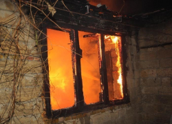 34-летний мужчина сгорел в жилом доме в Дубовском районе