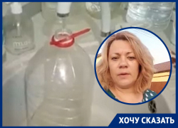 «Застройщик нас обманул»: жильцы целой улицы в Романовской получают воду напрямую из Дона