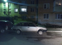 Водитель врезался в припаркованную «девятку» в Волгодонске и скрылся с места аварии