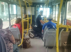 На мопеде в автобусе