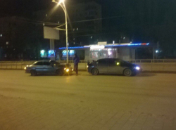 Пьяные типы бросили машину посреди Строителей