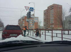 Самое время красить заборы