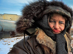 Злая тетя нападает на людей и собак в Дружбе