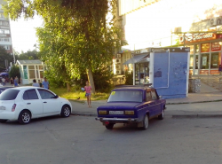 Ну кто так паркуется?!?!