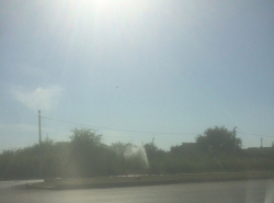 Гейзер бьет по мира на против мира 2