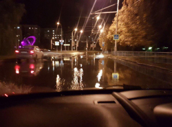 Курчатова плывет