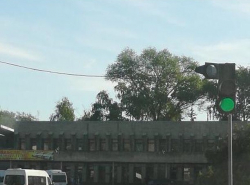 светофор уже 3 дня открыт