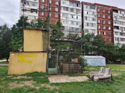 Голубятня и два кресла