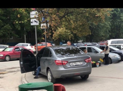 Парковка на тротуаре 