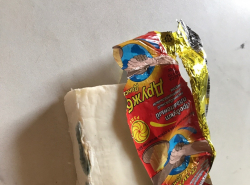 Замечательный плавленный сырок