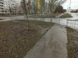 Глупое озаборивание и грязь