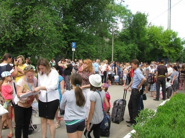 Сотня школьников из Волгодонска отправилась отдыхать на Черное море