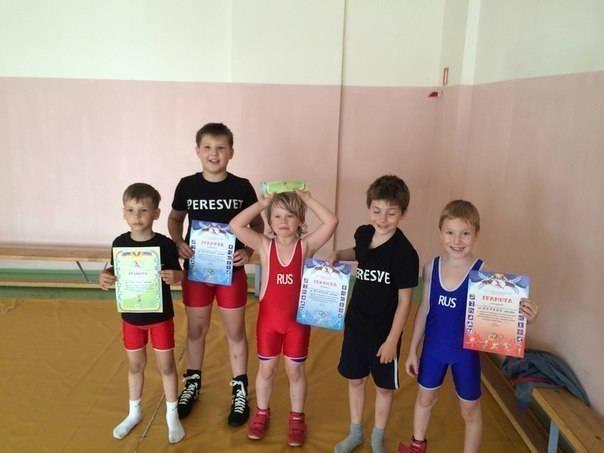 Маленькие борцы из Волгодонска завоевали пять медалей на областных соревнованиях, посвященных Дню защиты детей