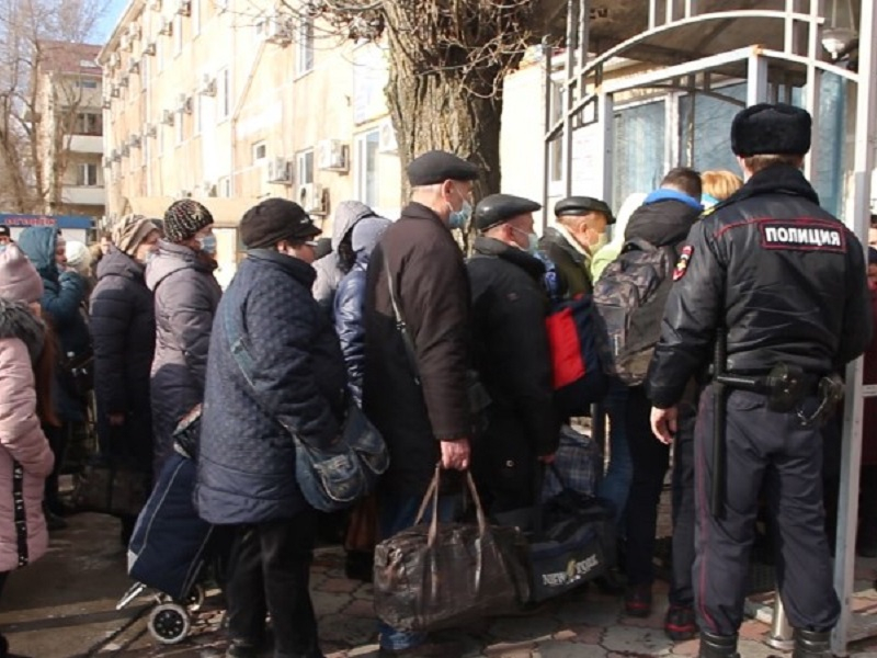 Начнутся сборы. Беженцы в Волгодонске. Беженцы из ДНР. Жилье для беженцев. Беженка из ДНР.