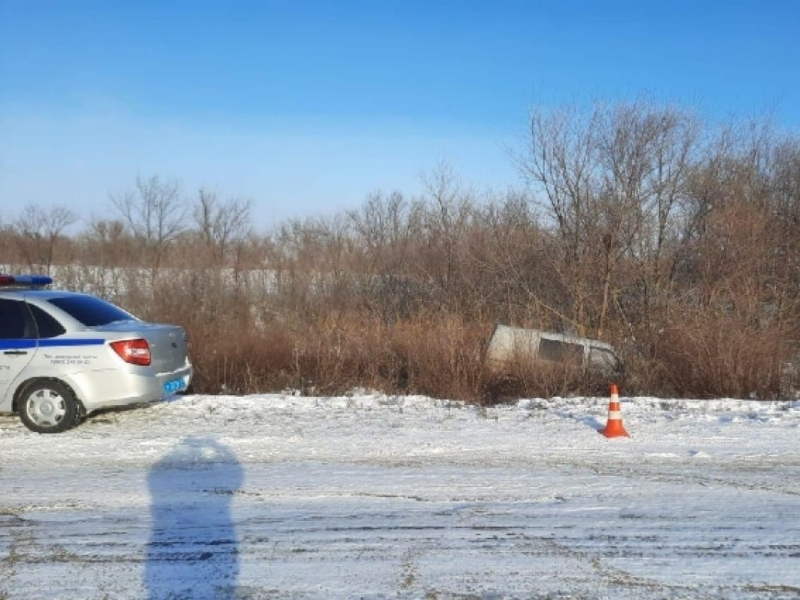 23-летнего водителя грузовика госпитализировали после ДТП на трассе Волгодонск-Зимовники