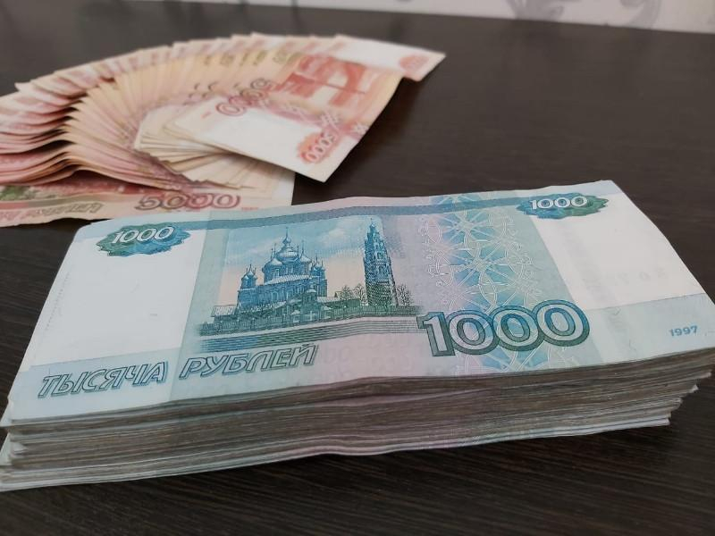 Более двух миллионов рублей перевела жительница Дубовского района псевдоброкерам