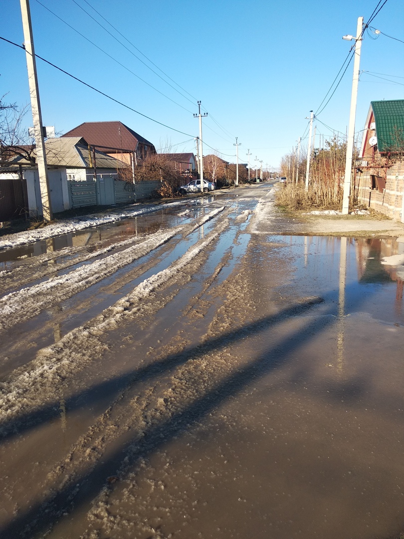 Зловонные грязные реки затапливают Старо-Соленый в Волгодонске