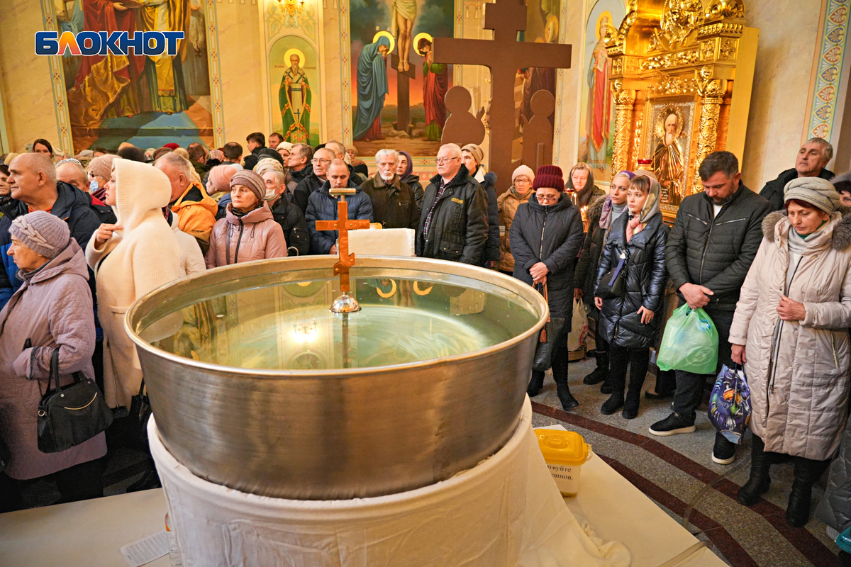 Крещение в Волгодонске: стало известно расписание богослужений во всех храмах Волгодонска в праздник Богоявления