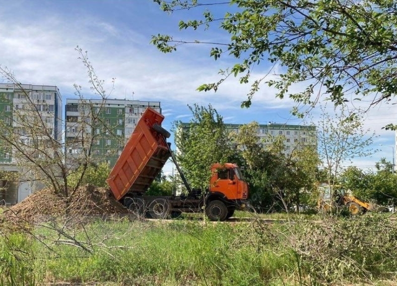 Незаконную выгрузку отходов в центре жилого района обнаружили в Волгодонске